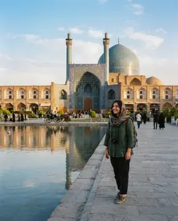 نمونه خروجی پرامپت «سفر مجازی به جاذبه‌های معروف»، ساخته‌شده با هوش مصنوعی