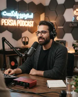 نمونه خروجی پرامپت «در استودیوی پادکست»، ساختهشده با هوش مصنوعی